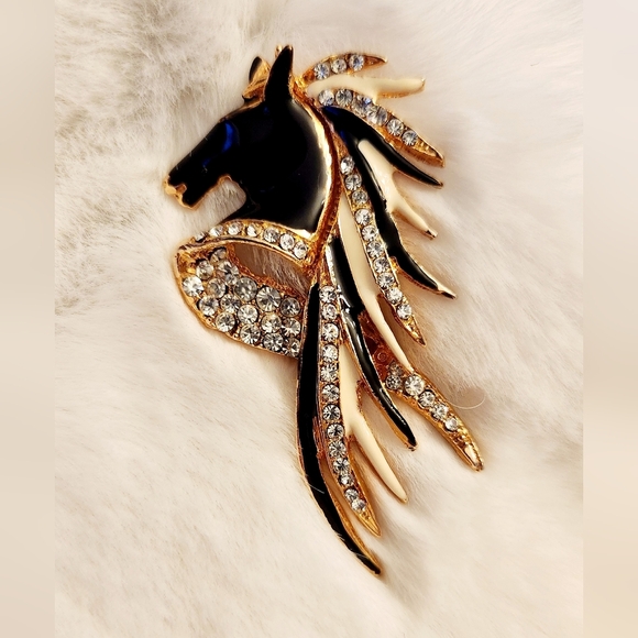 Vintage Enamel and Cut Crystal Flowing Mane Horse Pin - Picture 8 of 9